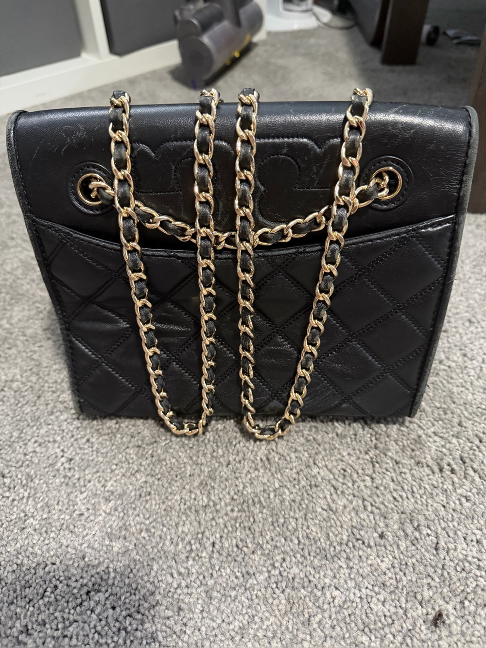Tory Burch Black Quilted Shoulder Bag with Gold Chain - Picture 6 of 14
